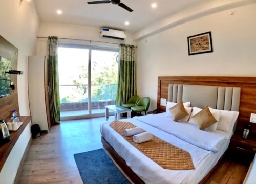 Best Hotels and Stays for an Unforgettable Kedarnath Yatra | Travelophila