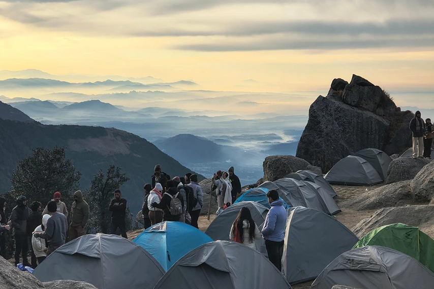 triund-trek-students