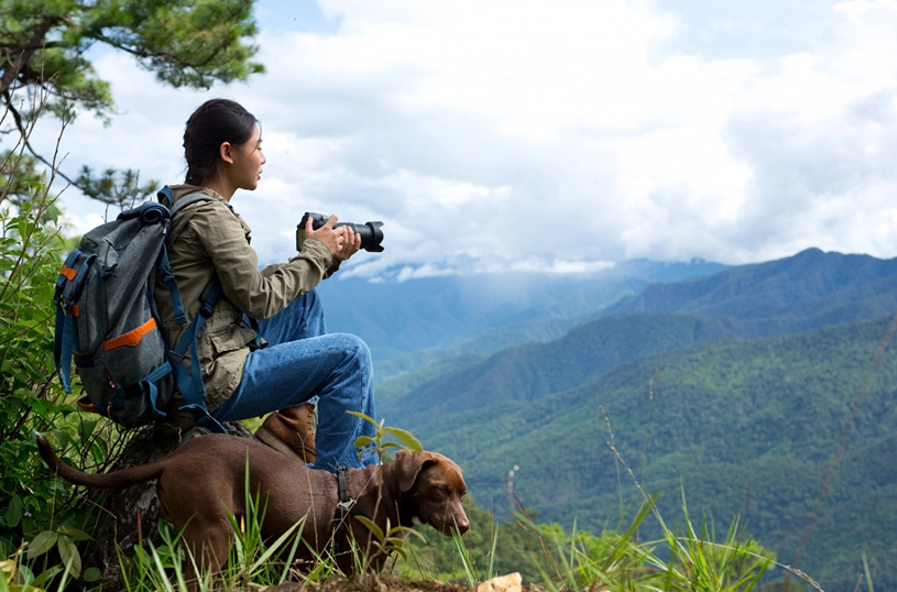 camera-girl taking pic