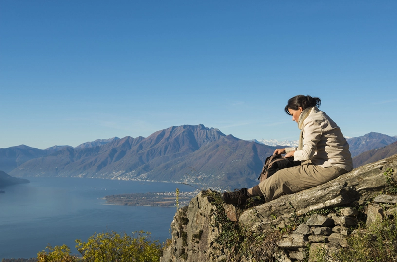 woman-alone-at-mountain